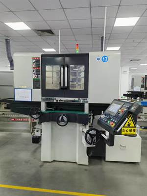 Retificadora de Superfície com Movimento Vertical e Horizontal de Rebolo de 460mm para Trabalho Pesado e Retificação de Alta Precisão, Mesa de 300*700mm